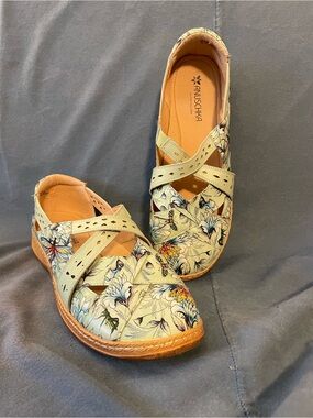 Anuschka Leather Mary Janes, Wing Pattern (Insects), Size 11, Euro 42